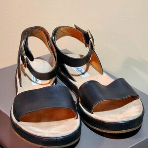 Clarks black strappy sandals